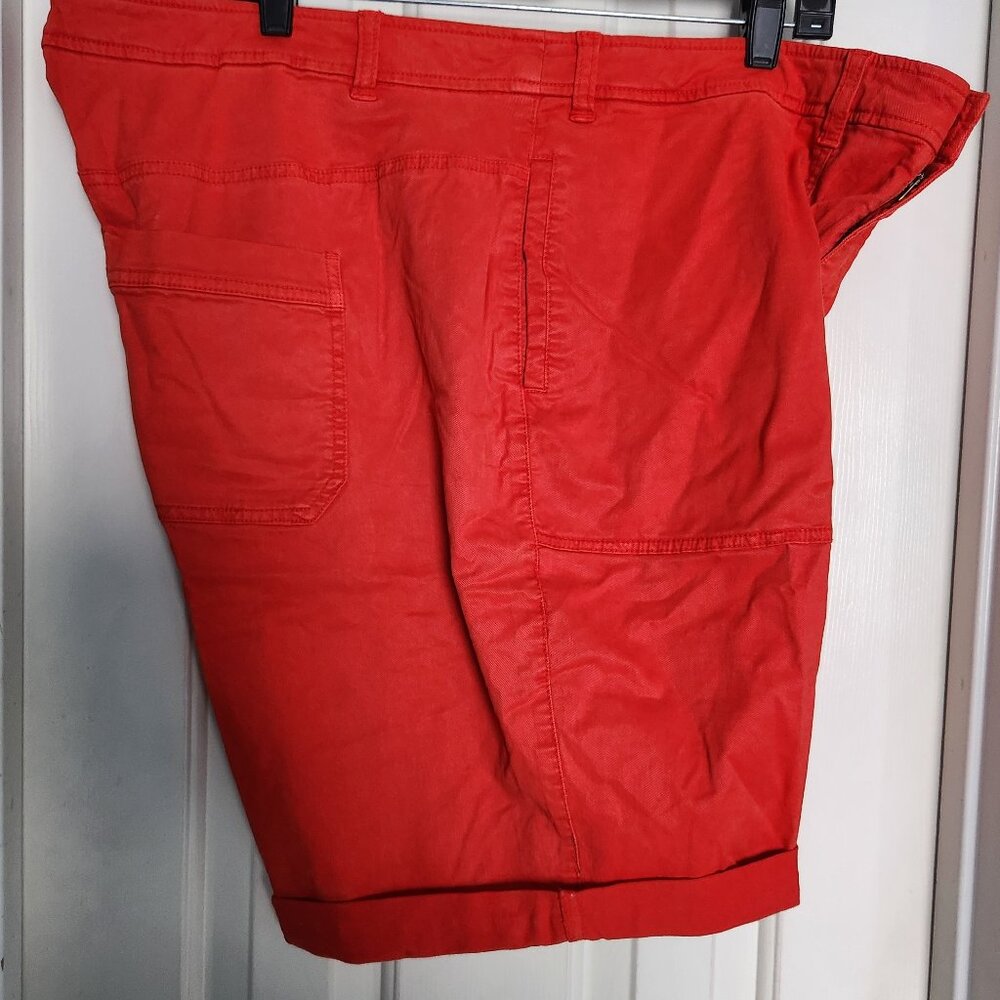 NWT Lane Bryant Womens Orange/Red Bermuda Rolled Cuff Shorts Size 22 New